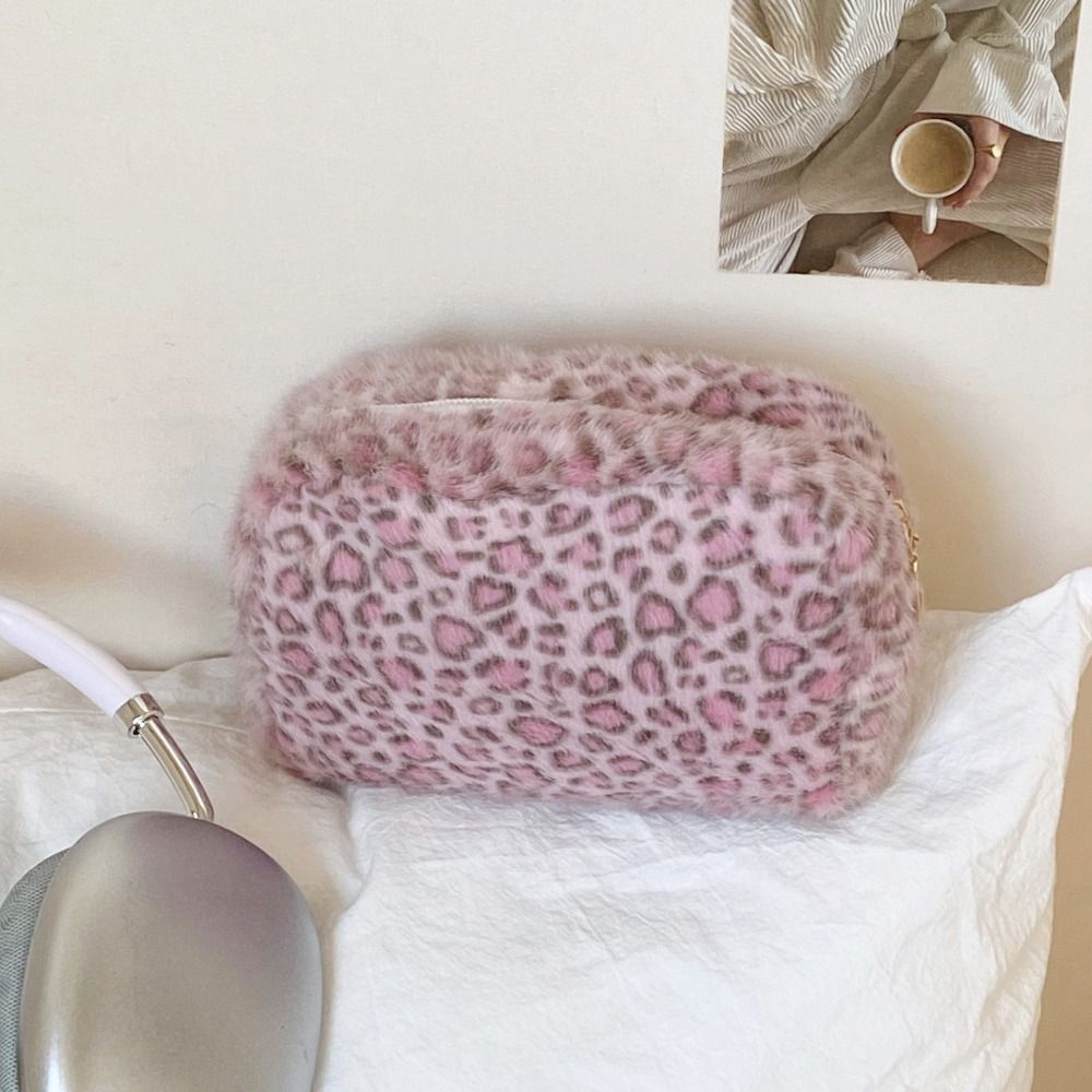 High Quality Fuzzy Makeup Bag  - Cosmetic Bags 评论和价格
